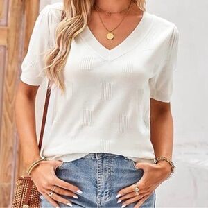 Arach & Cloz White V-Neck Women's Top size L